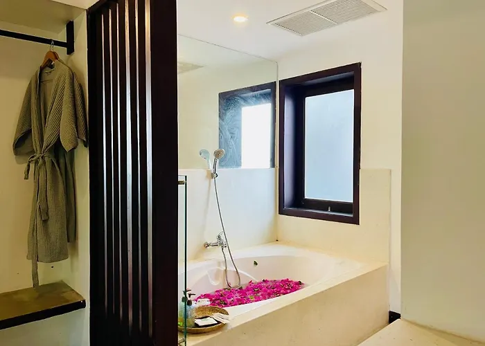 Jungle Hotel 3*